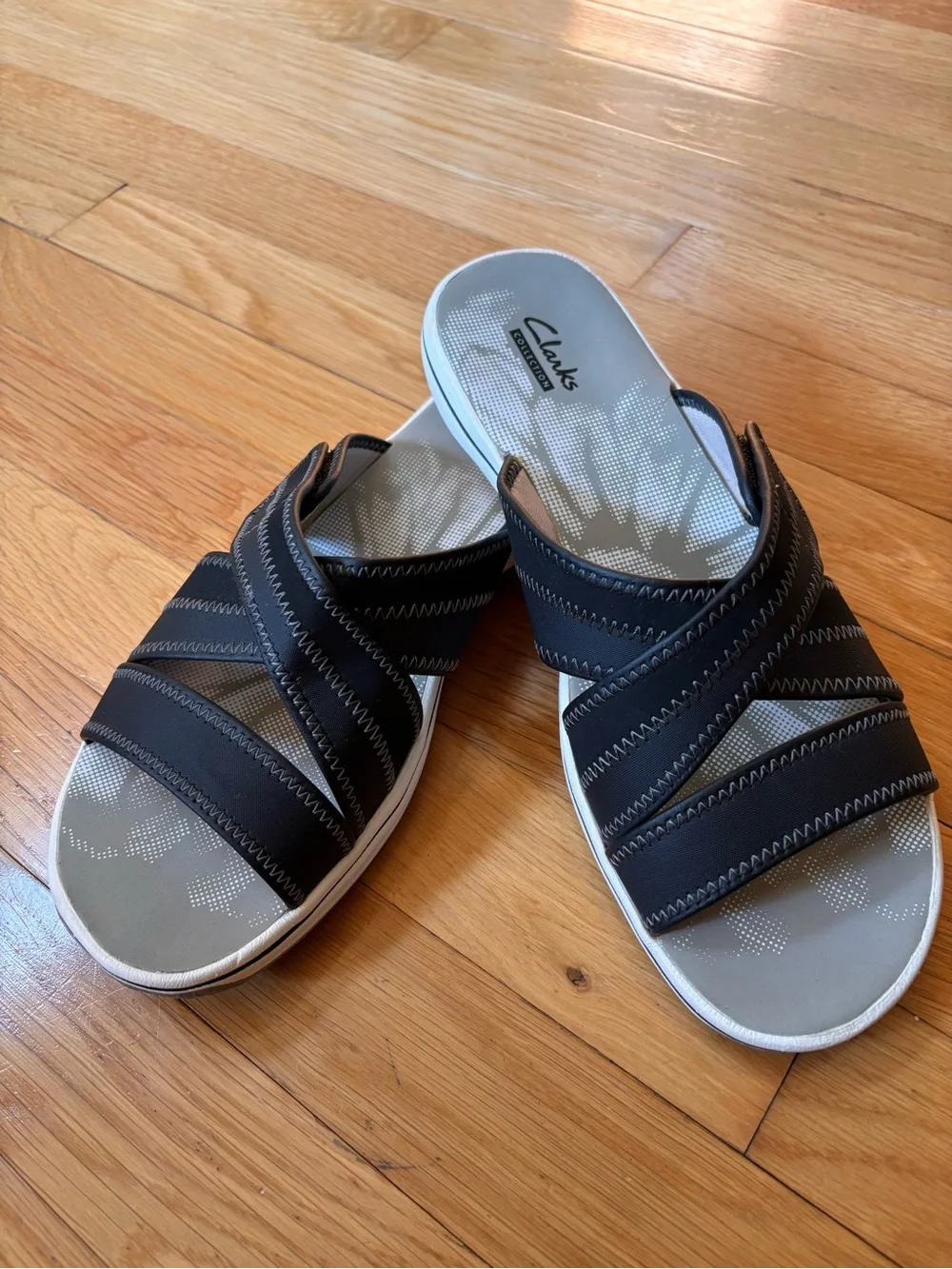 Clarks Women’s Arla Wave Black Size 9 Slide Sandals